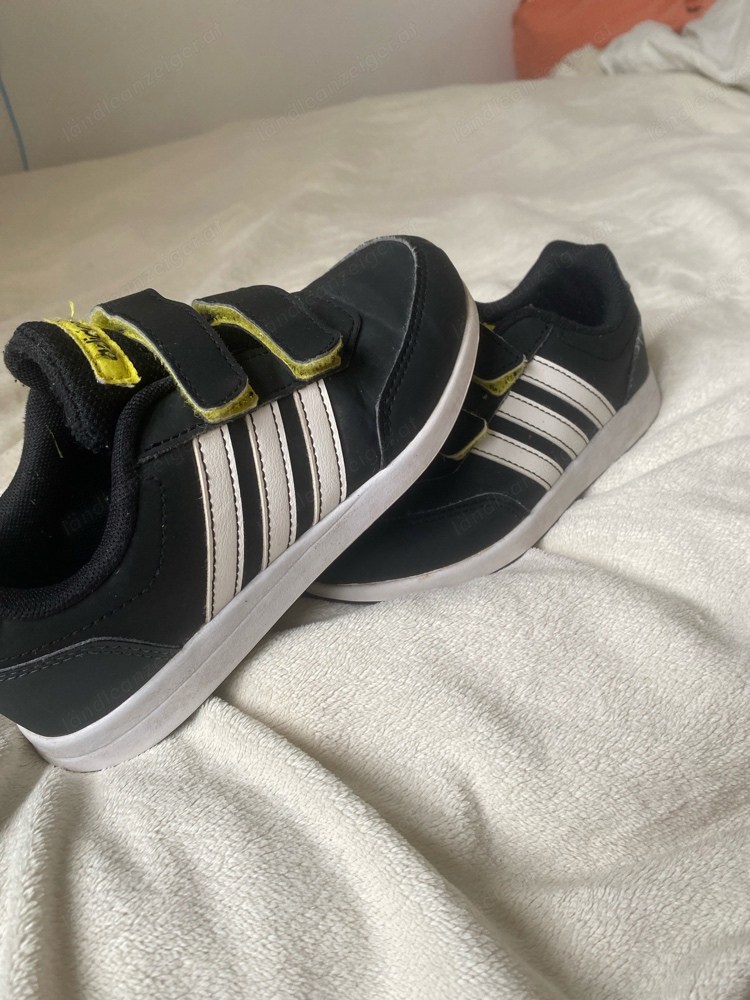 Adidas Sneaker für Kinder wie neu