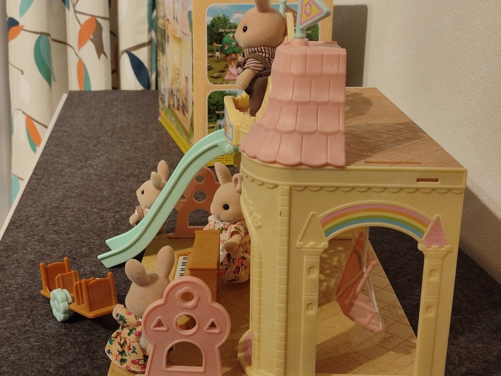 Sylvanian Families Kindergarten mit Hasenfamilie 