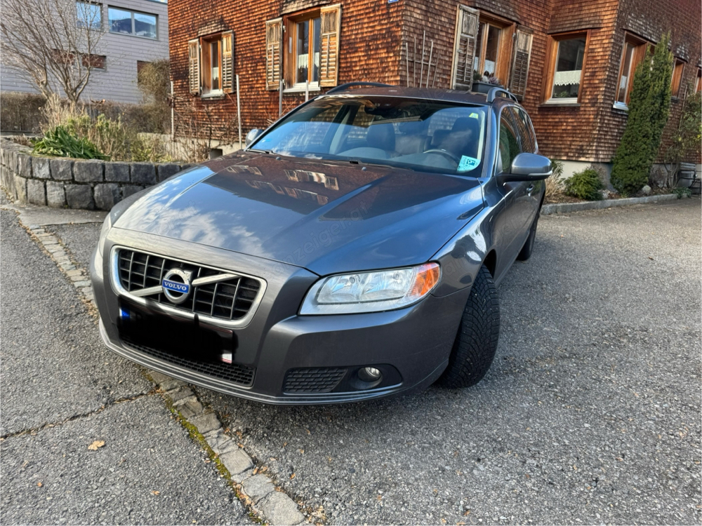 Familienfahrzeug gepflegt -  Volvo V70 Momentum Leder Kombi   Family Van   133.000 km   2012 