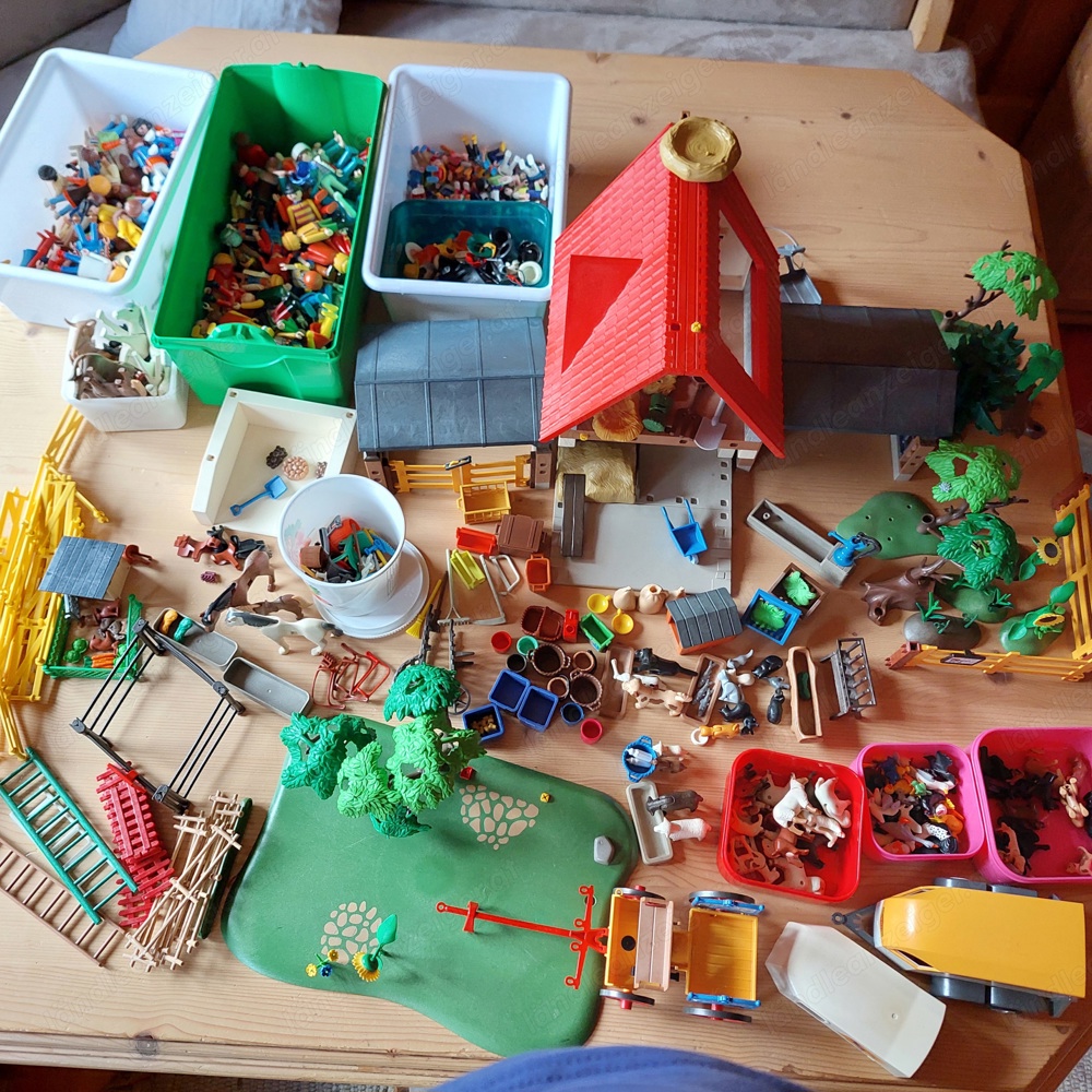 ganz viel Playmobil