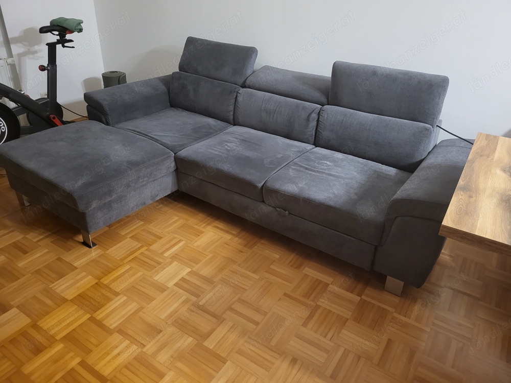 Couch  250cm x 160cm 