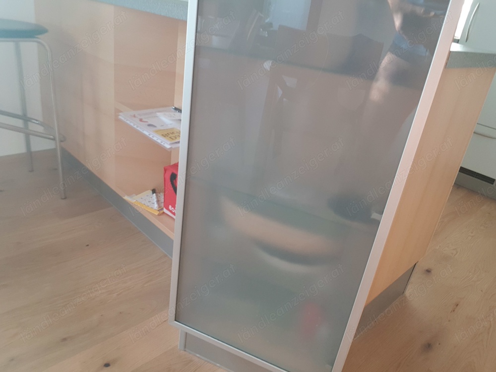 Steh und Hängeschrank