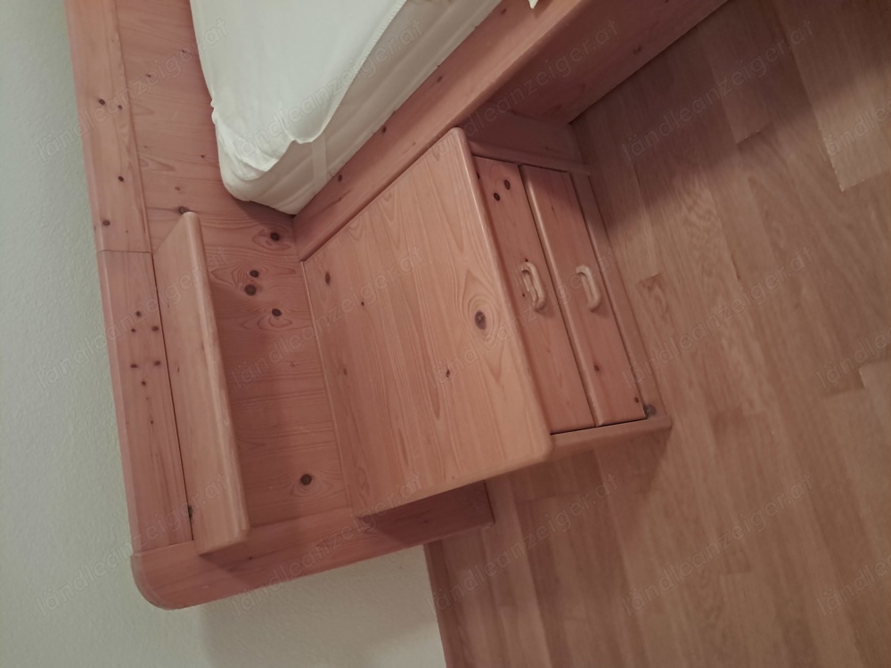 Doppelbett massiv