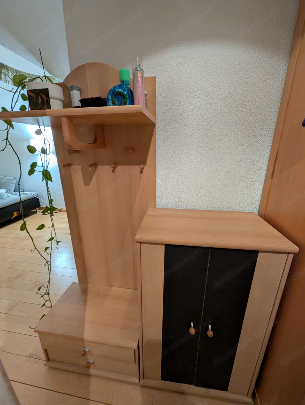 Garderobe und Schuheschrank