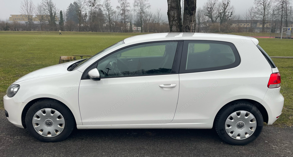 VW Golf, 77546km, vorgeführt!