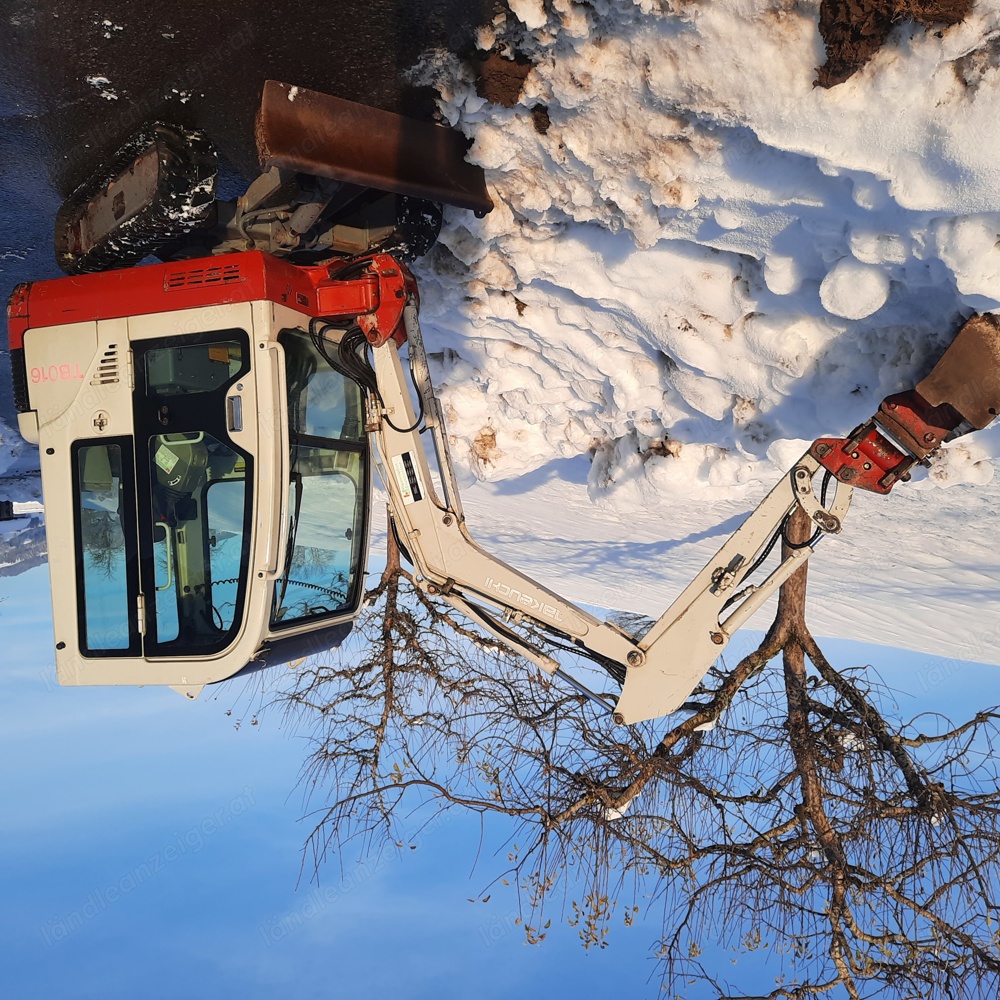 Bagger TB016 mit Kabine und Powertilt mit Schnellwechsler