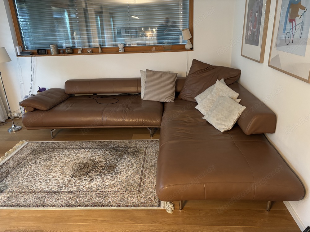 Zu verschenken: Lederecksofa, links 305 cm x rechts 245 cm, ohne Kissen