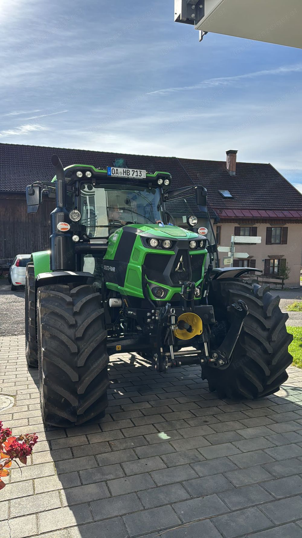 Traktor in Lohnarbeit, Mäharbeiten Messerbalken 