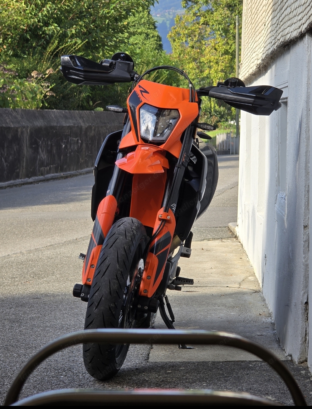 KTM 690 Supermoto