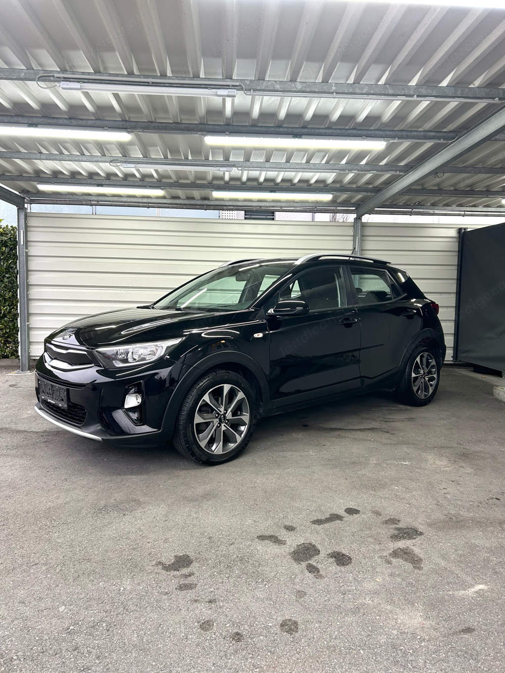 Kia Stonic 1.4 MPI ISG Silber