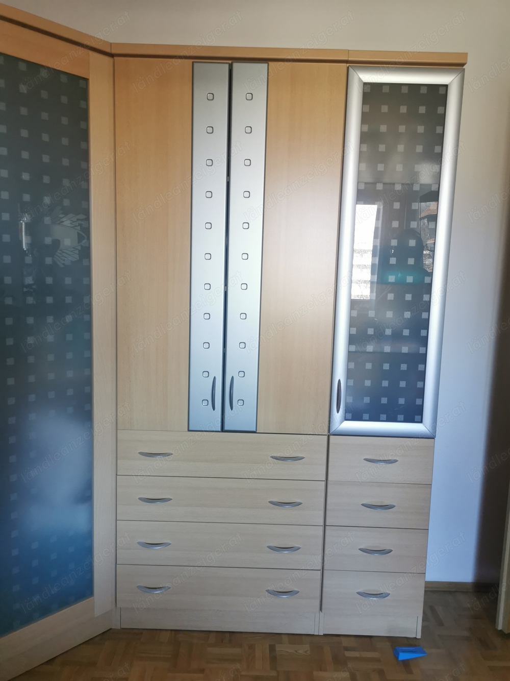 Eckkasten für Schlafzimmer 