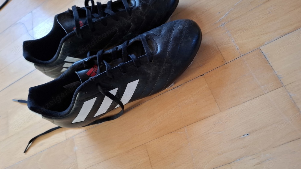 Fußballschue Adidas gr. 41 kaum getragen