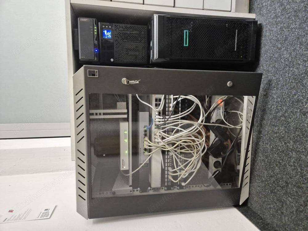 SERVER: HP ProLiant ML350 Gen10 Base Server inkl. Rack, Switch uvm.