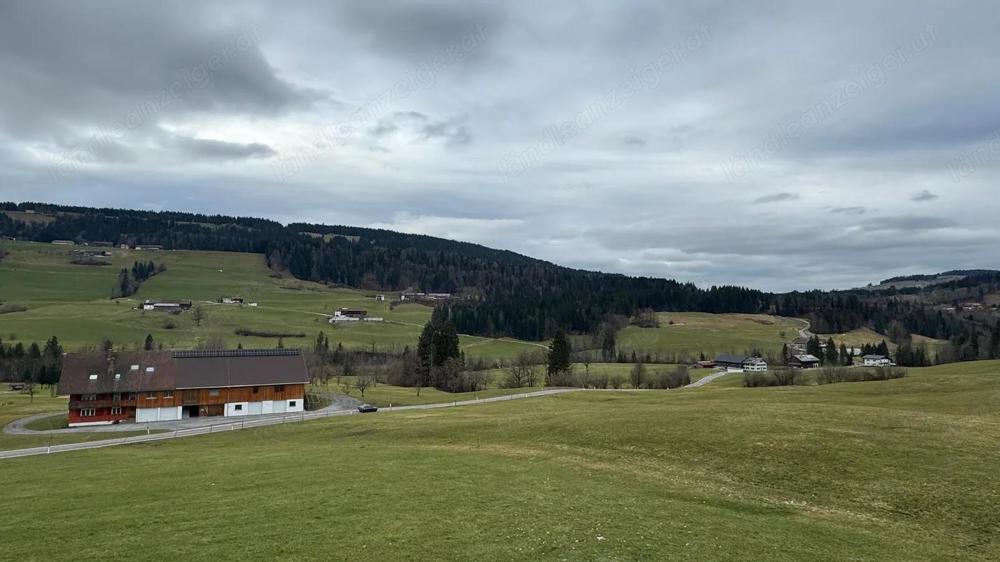 Großzügige 3,5-Zimmer-Wohnung mit Balkon und Weitblick, Kaltmiete 840 Euro