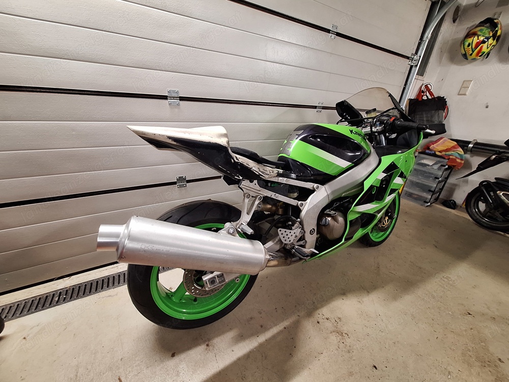 Kawasaki ZX6R