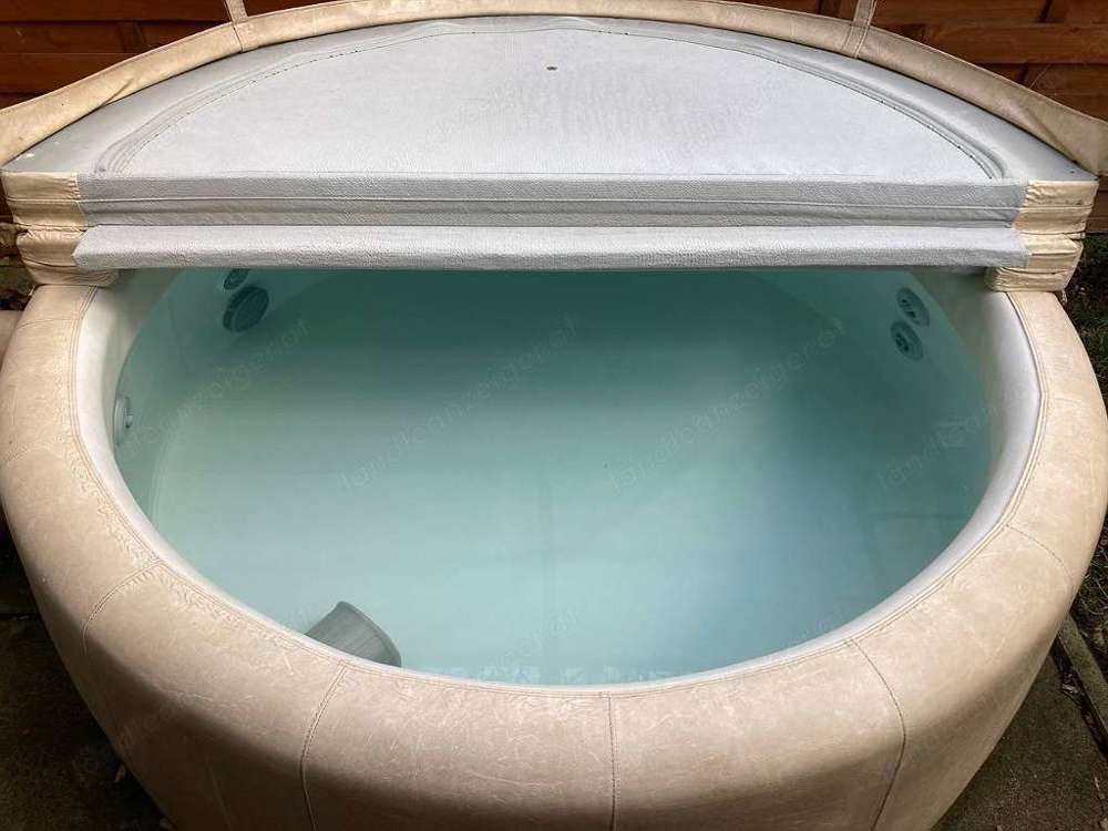 Outdoor Whirlpool Softub - Legend