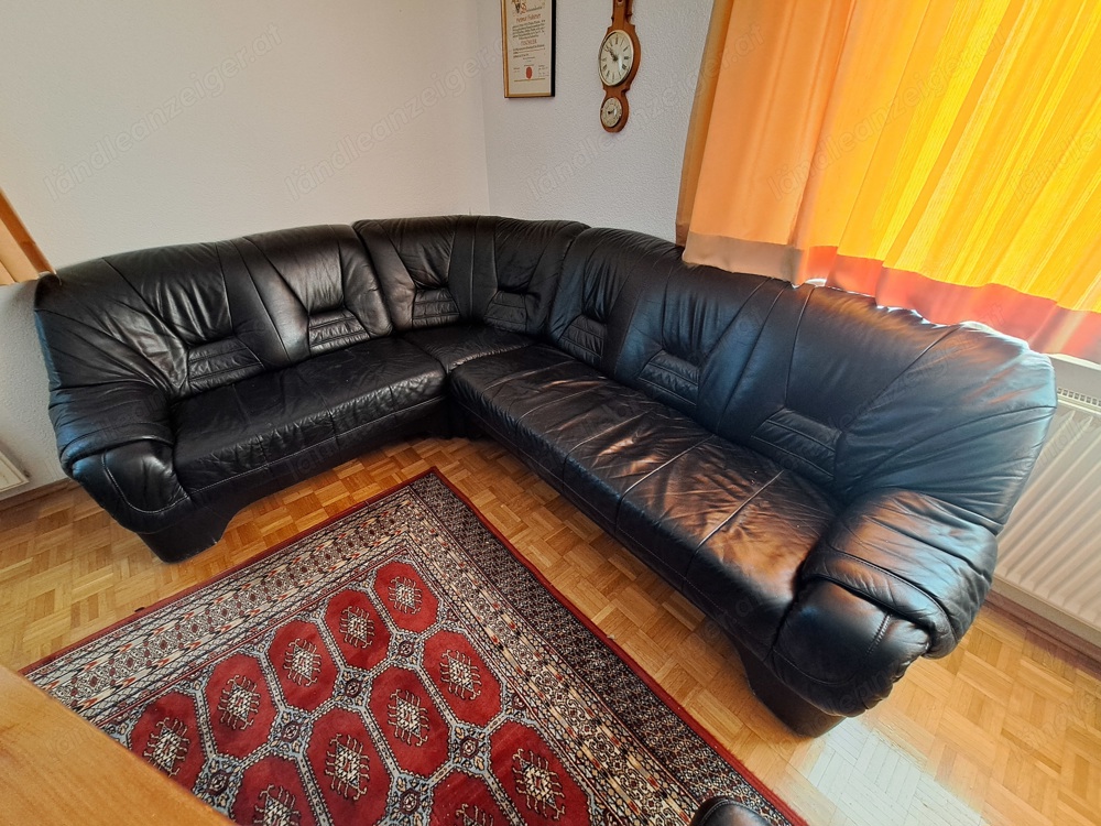 Ledercouch (schwarz) mit Sessel und  Hocker (ca. 220x280cm)