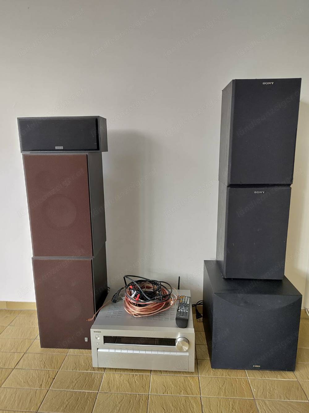 ONKYO TX-N828 Verstärker mit 2x SONY Lautsprecher, 1x YAMAHA Subwoofer, 1x Jensen Center,2x GRUNDIG 