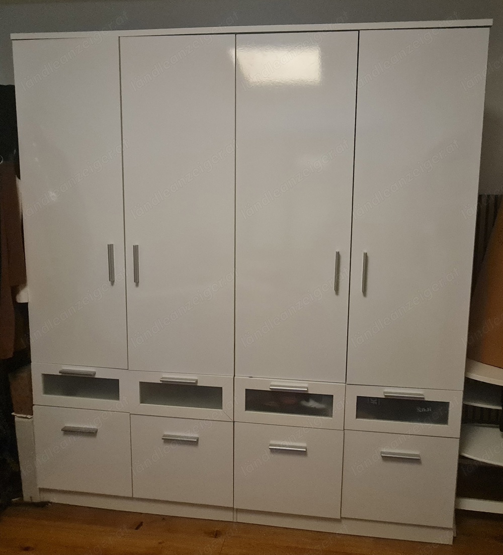 Kleiderschrank (RESERVIERT)