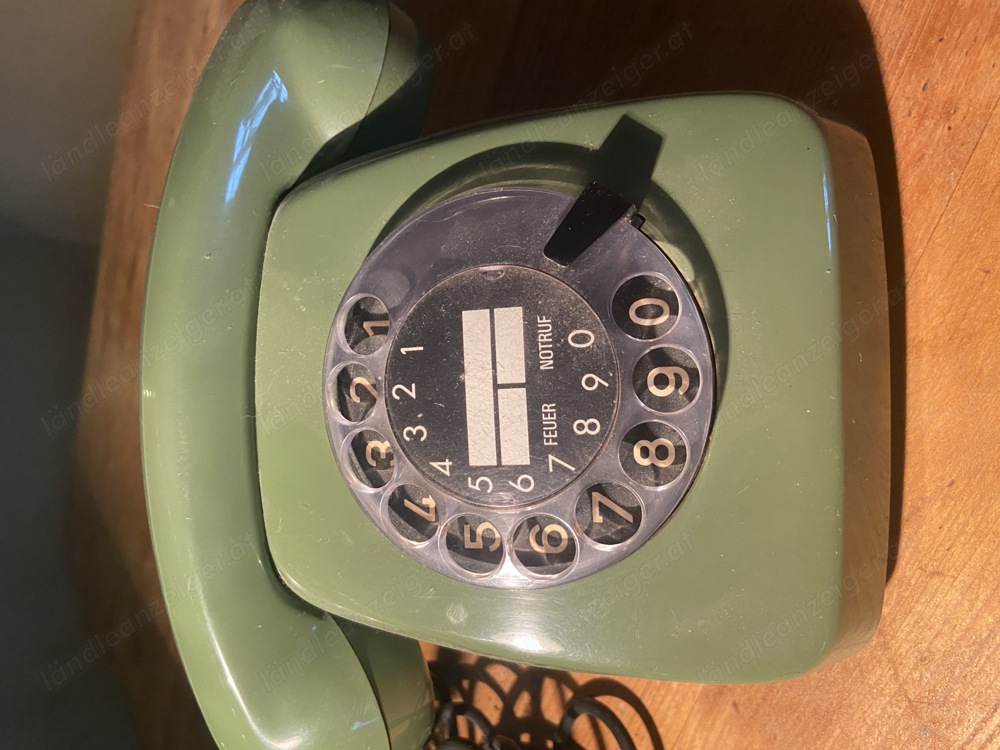 Altes Telefon Vintage grün 