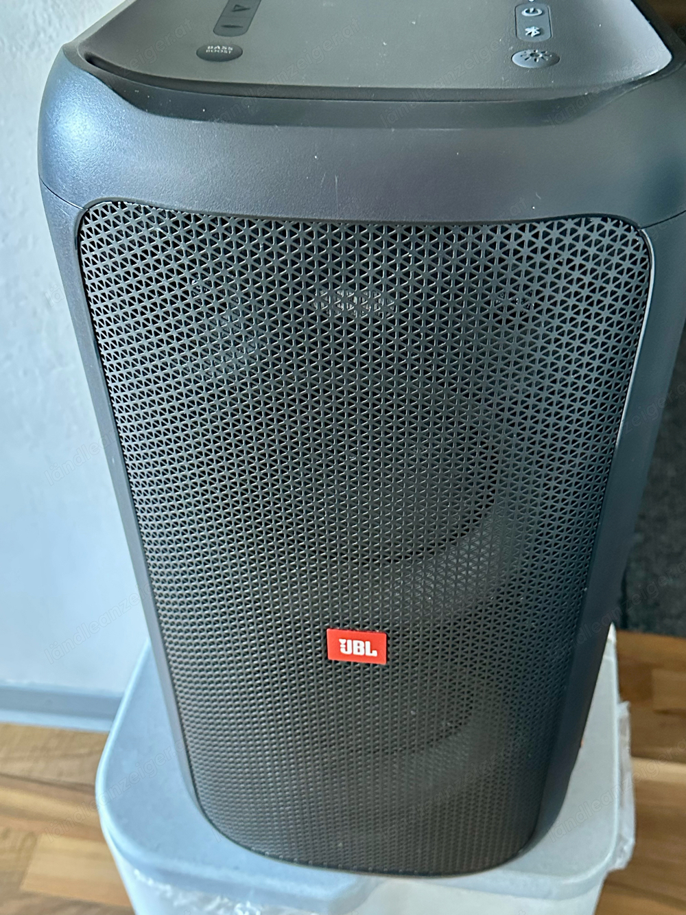 partybox jbl 100