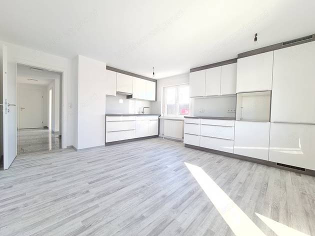 Vermietung | Wohnung | Modern | Saniert | 4 Zimmer | Balkon | Provisionsfrei