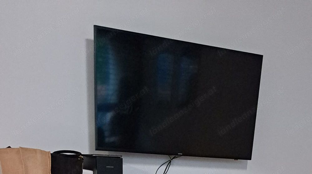 Samsung TV 50 Zoll (gebraucht und ohne Standfuß) gegen eine Kiste Bier