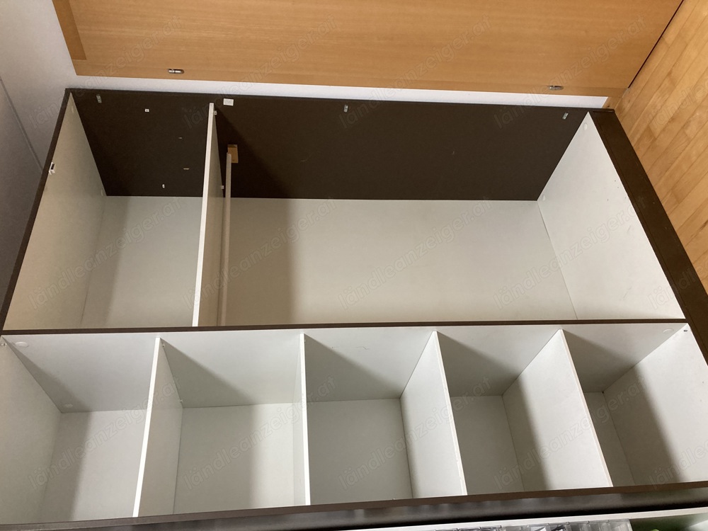 Kleiderschrank gratis