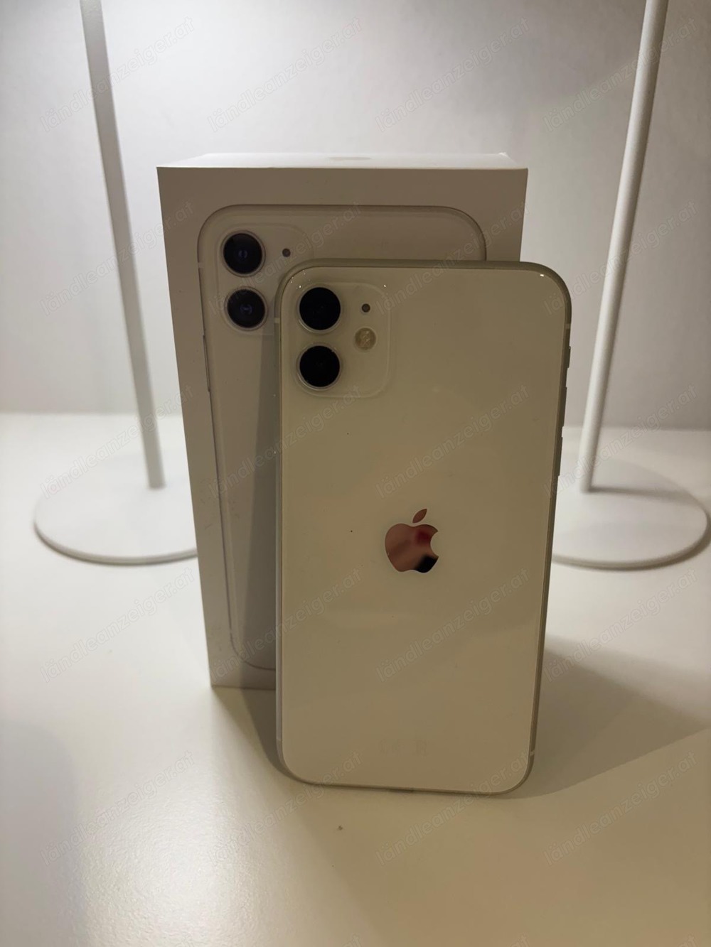 APPLE iPhone 11 64GB