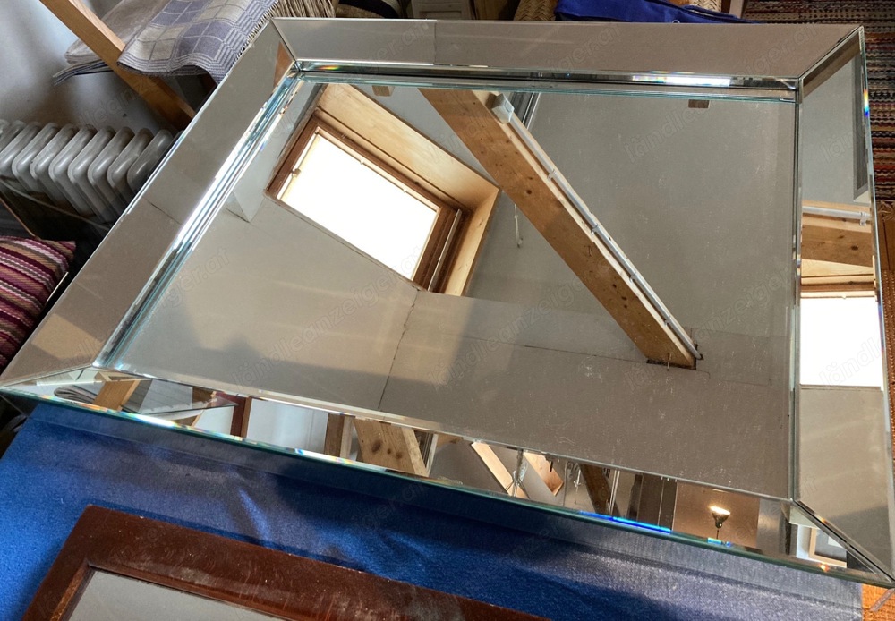 FACETIERTER grosser Spiegel moderner Blickfang im Eingang