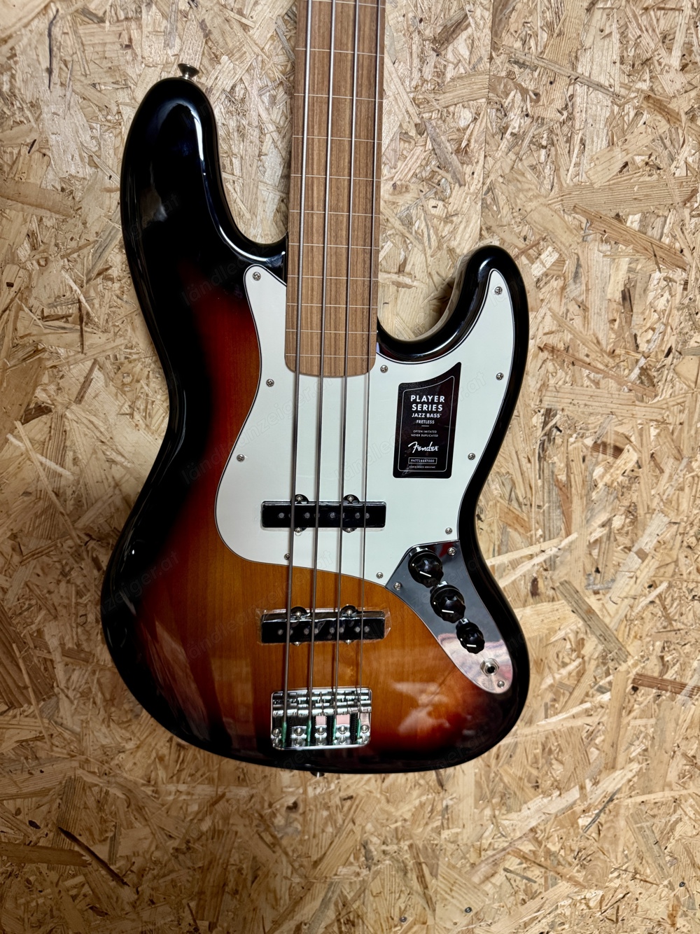 FENDER - Player Jazz Bass Fretless PF 3-Color Sunburst neu