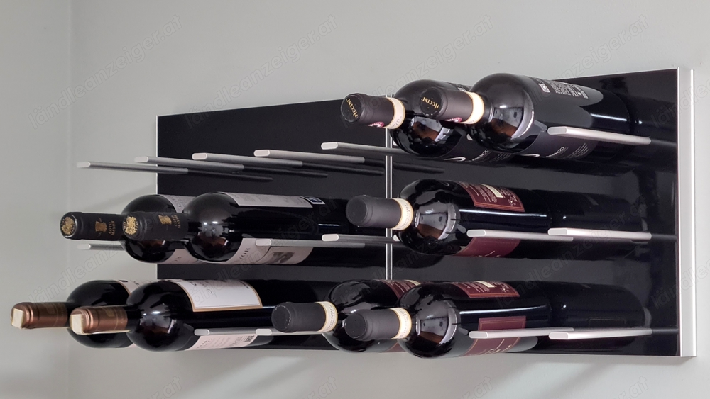 Weinregal Wand (STACT) Exklusiv, hochglänzende schwarze Oberfläche mit Aluminium - neuwertig