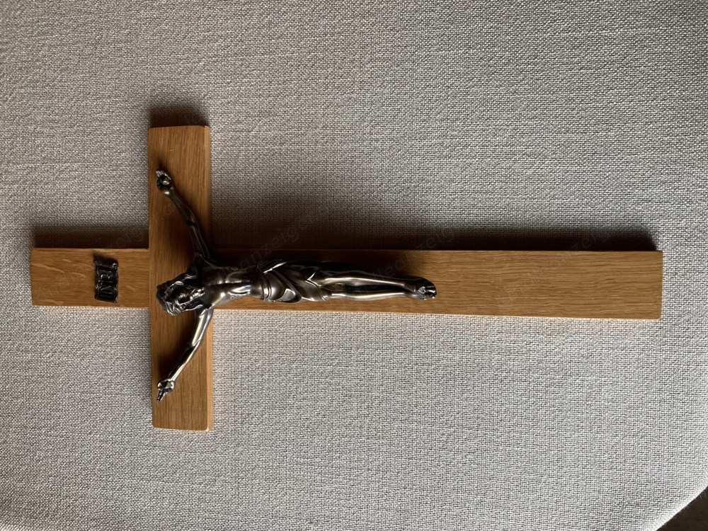 Holzkreuz mit Messing-Korpus