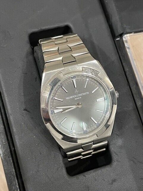 Vacheron Constantin Overseas Ultra Thin Boutique Exclusive (2000V120G-B122) 18K