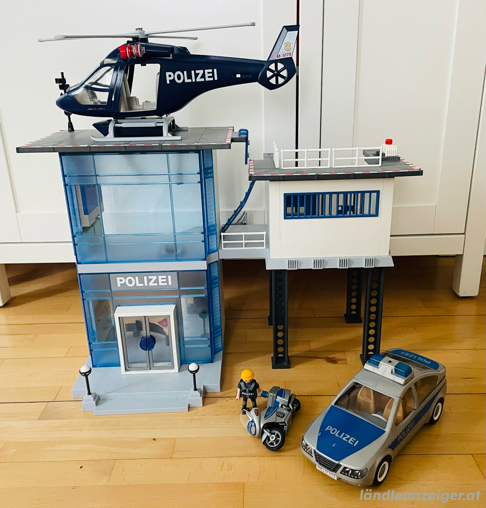 playmobil polizeistation und playmobil bank