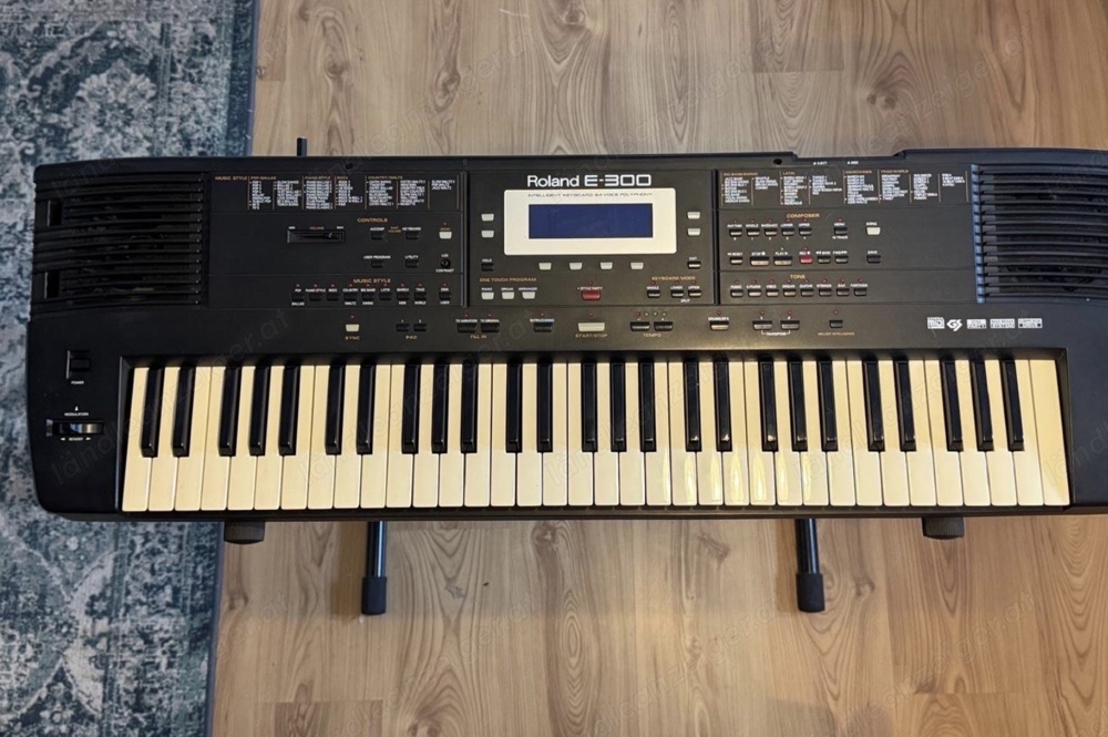 Keyboard Roland E-300 mit Ständer 