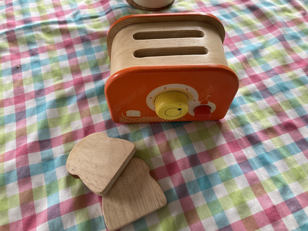 Toaster aus Holz mit echten Funktionen 