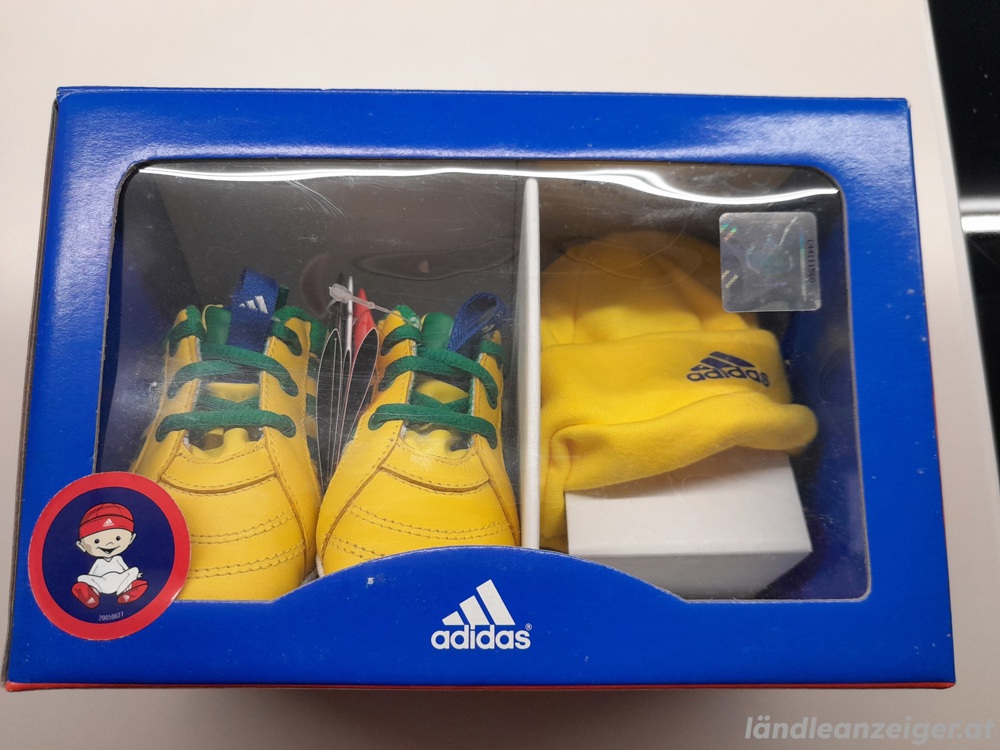 Adidas: Baby Kleinkindbox: Schuhe & Haube