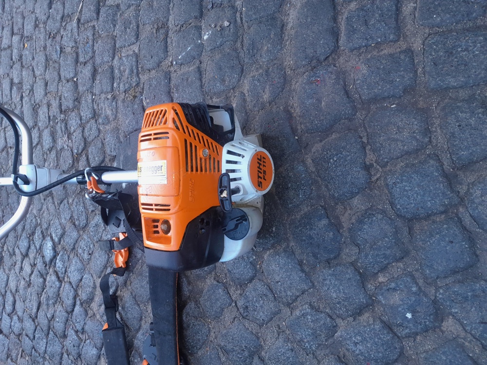 Neuwertiger Profi Trimmer Stihl 111