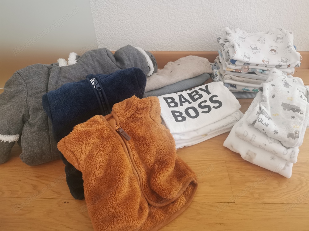 Bodys, Pullis, Jäckchen, Pyjama