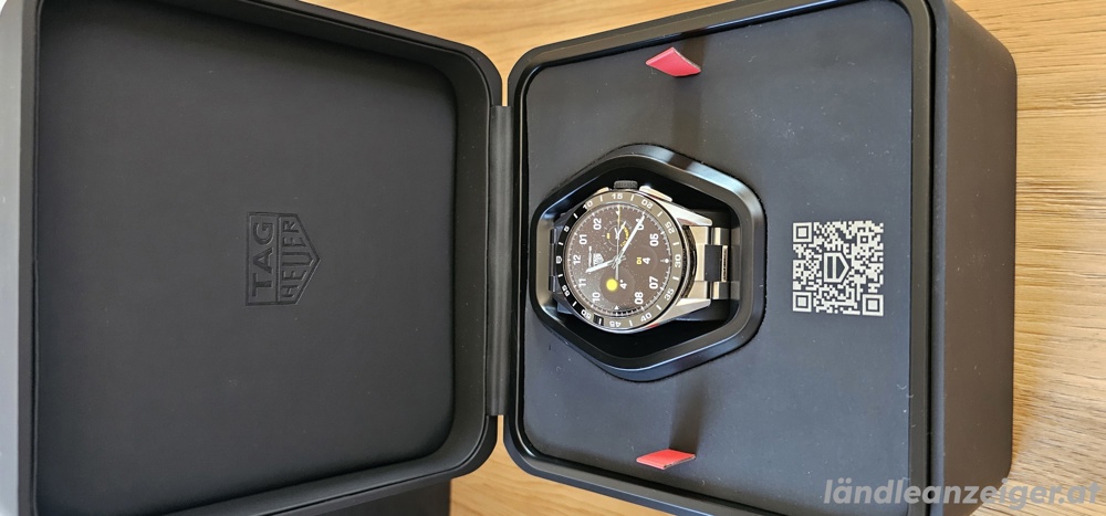 Uhr Tag Heuer Calibre E4 45mm Neuwertig