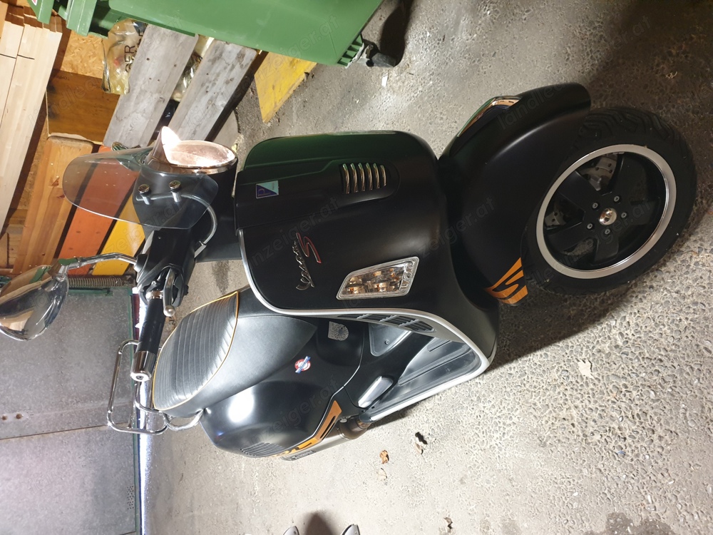 Vespa GTS Super Sport, schwarz matt