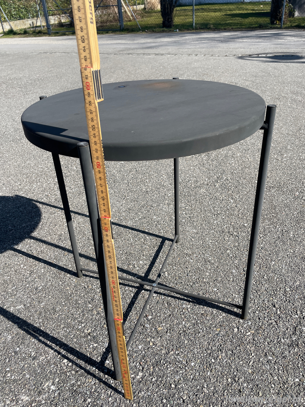 Gartentisch aus Metall