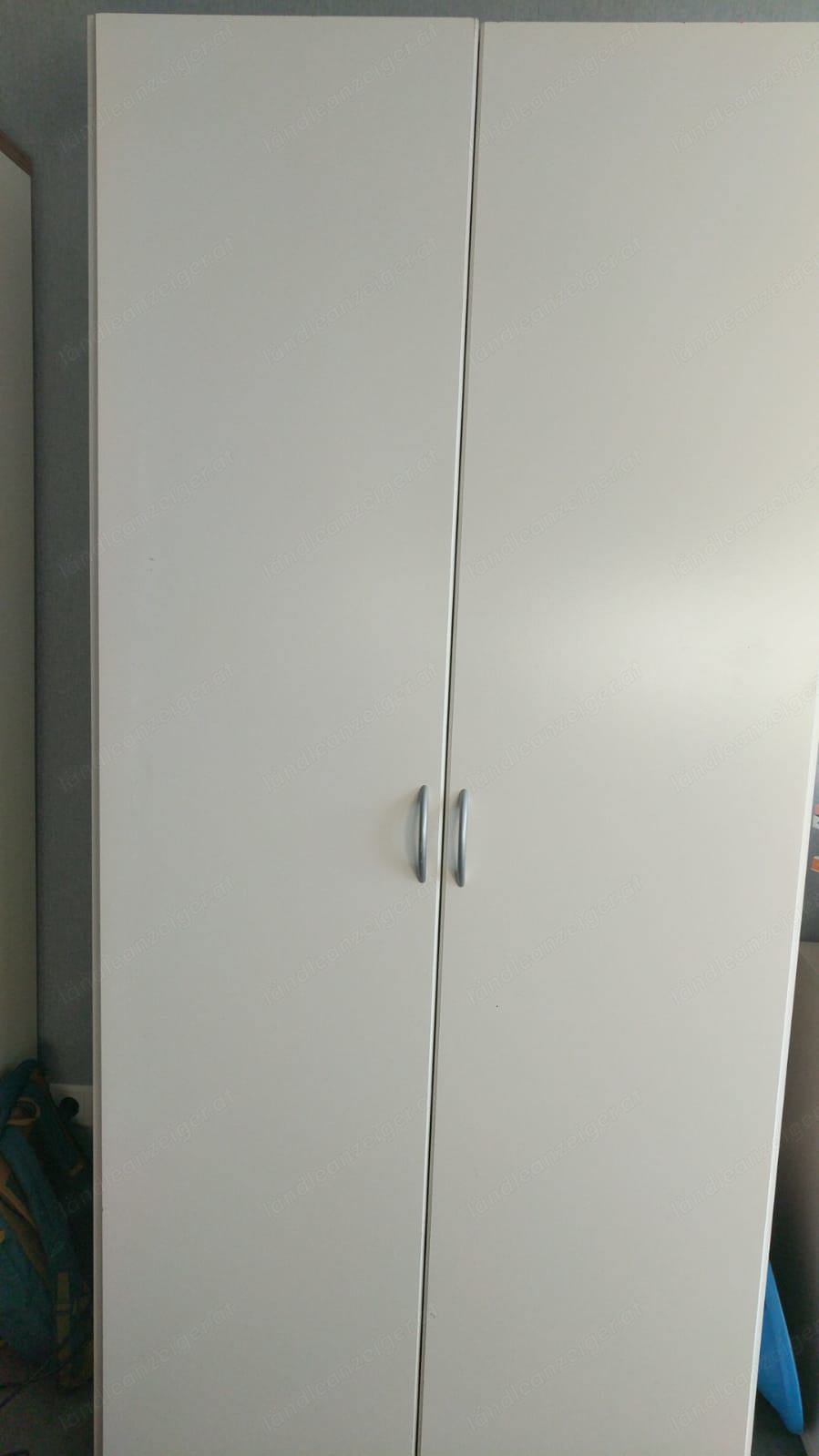 Schrank zu verkaufen 