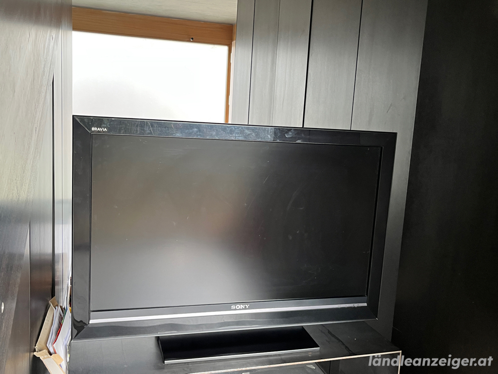 grosser Sony Bravia TV