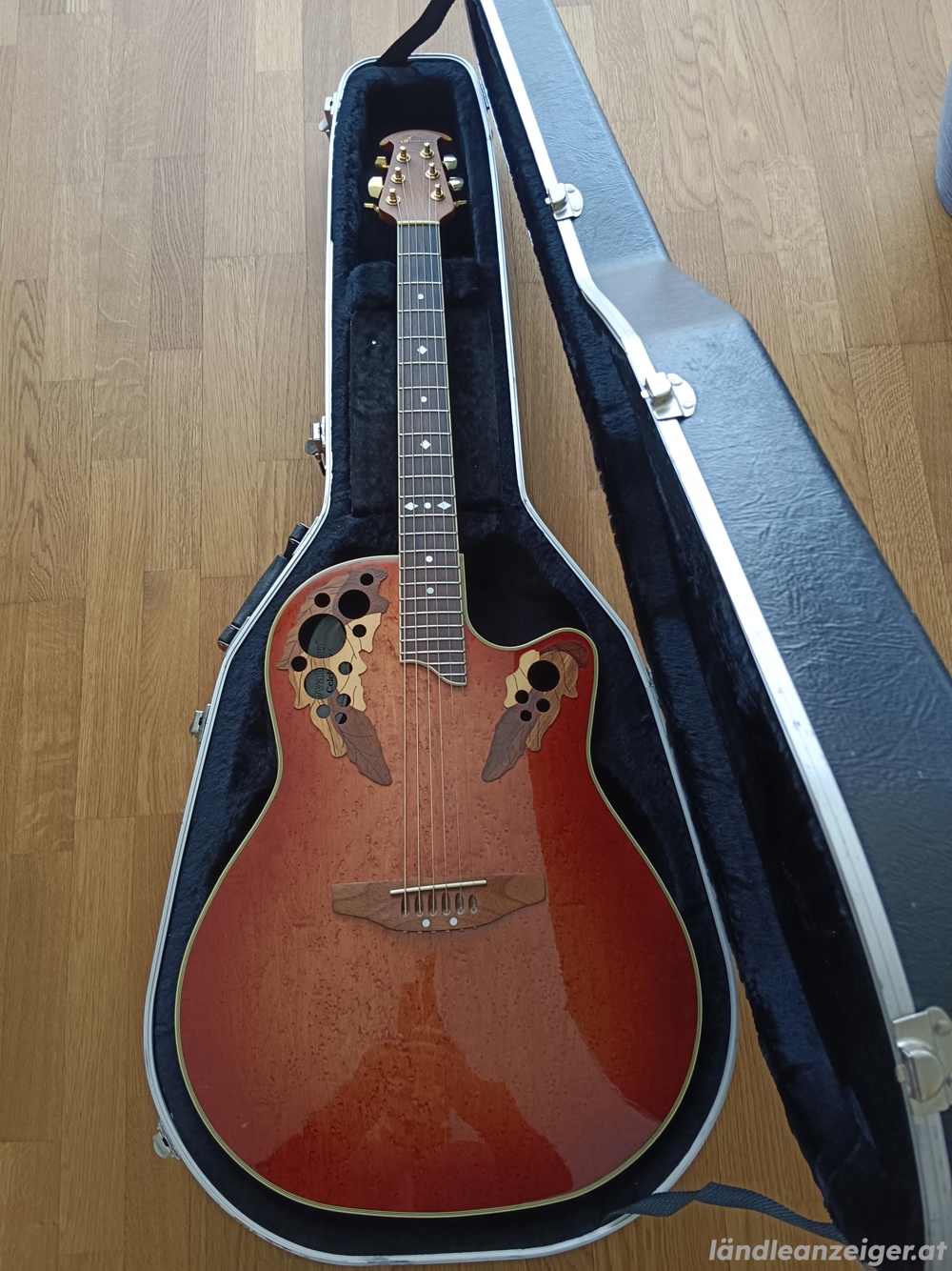 Ovation Gitarre mit Original Case 