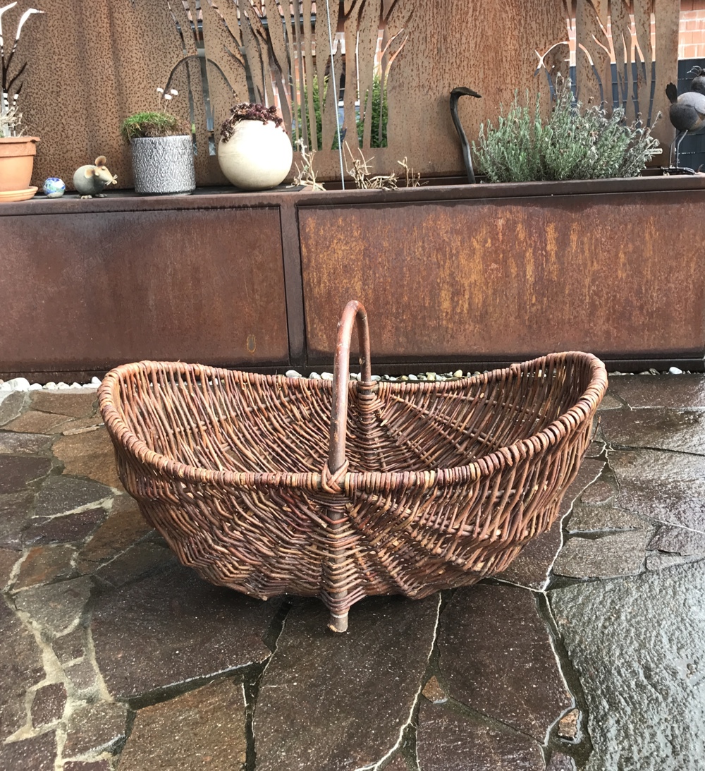 Korb - Weidekorb mit Holzgriff groß Korb - Weidekorb mit Holzgriff groß