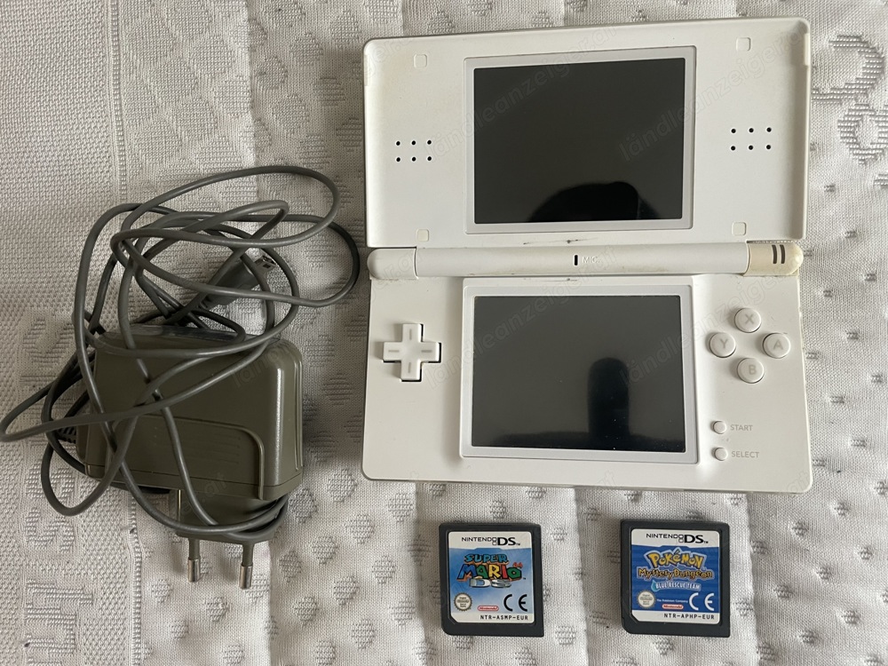 Nintendo DS Lite + Pokémon Mystery Dungeon und Super Mario 64 DS (gebraucht)