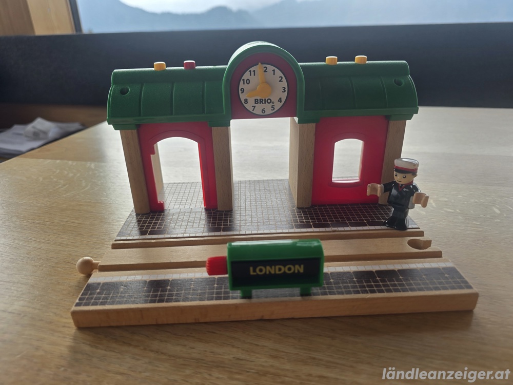 Brio World 33578 Sprechender Bahnhof