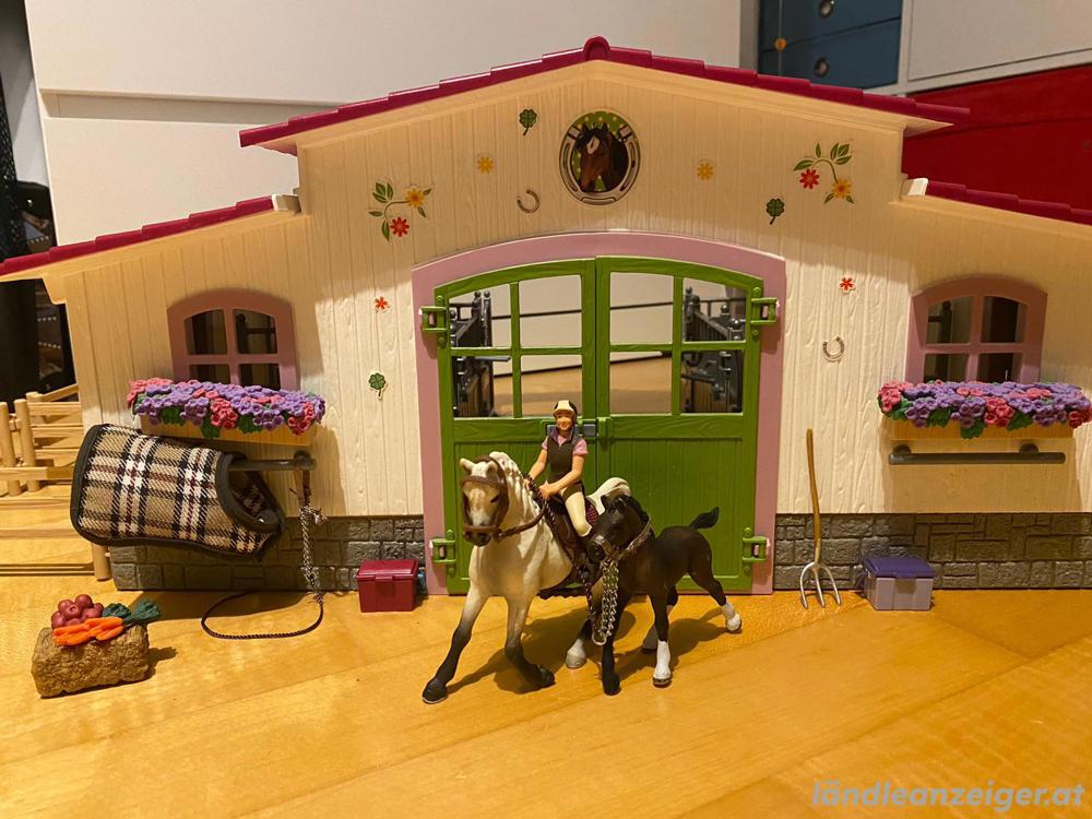 Schleich Pferdestall